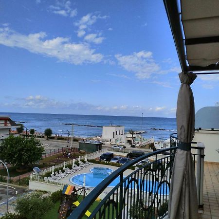 Апартаменты Penthouse On The Adriatic Sea Мартинсикуро Экстерьер фото