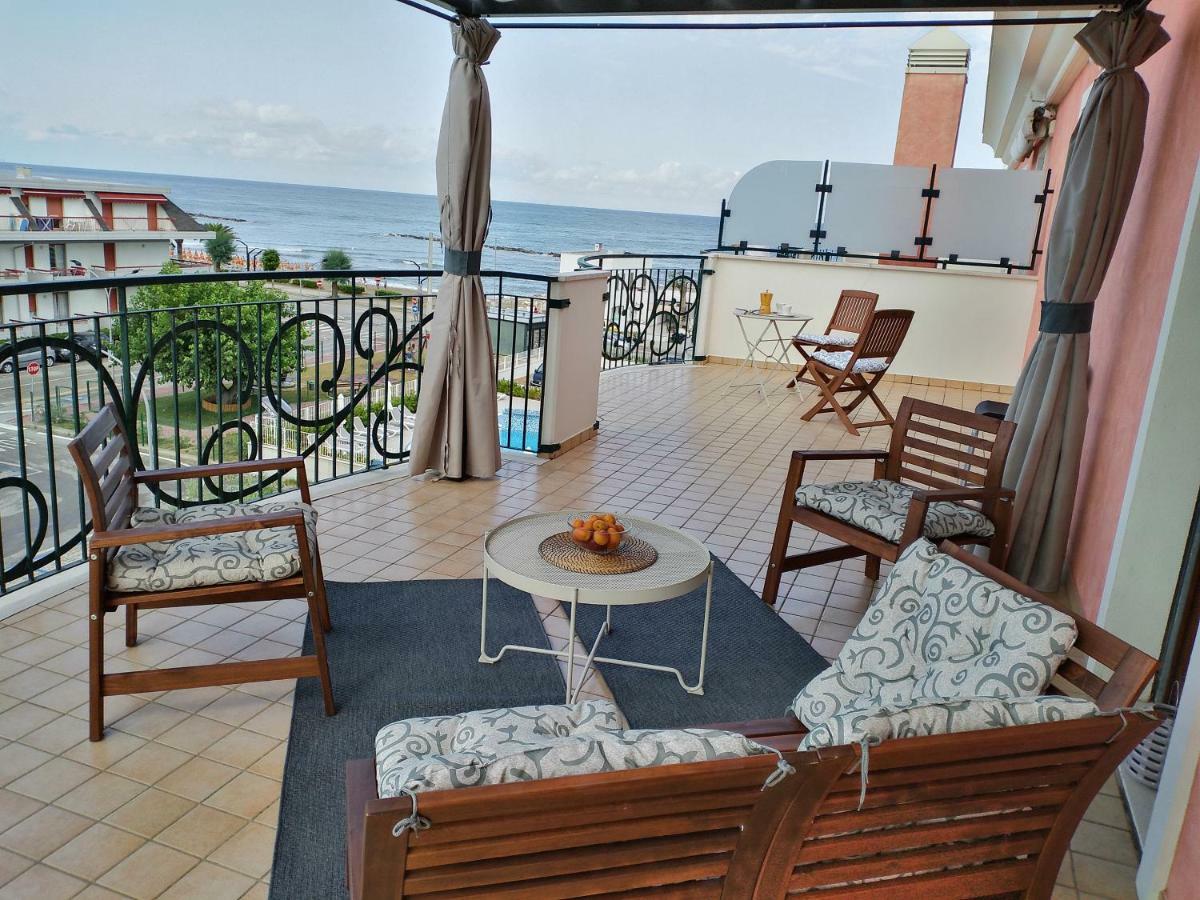 Апартаменты Penthouse On The Adriatic Sea Мартинсикуро Экстерьер фото
